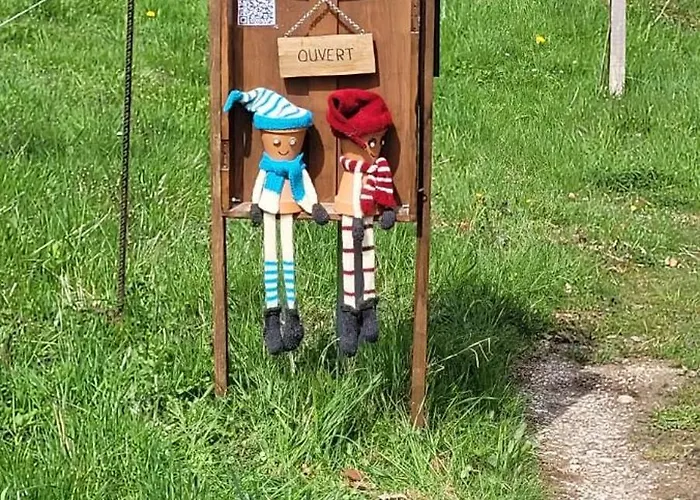 La Montagne Devant Bed & Breakfast